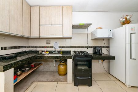 Casa à venda com 401m², 8 quartos e 4 vagas Casa à venda com 401m², 8 quartos e 4 vagasCozinha