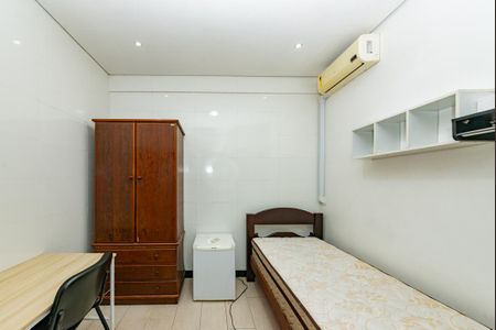 Casa à venda com 401m², 8 quartos e 4 vagas Casa à venda com 401m², 8 quartos e 4 vagasQuarto