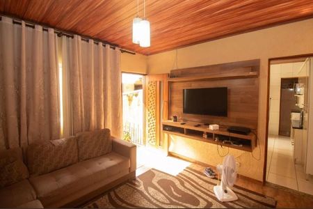 Foto 01 de casa à venda com 4 quartos, 270m² em Jardim Japao, São Paulo