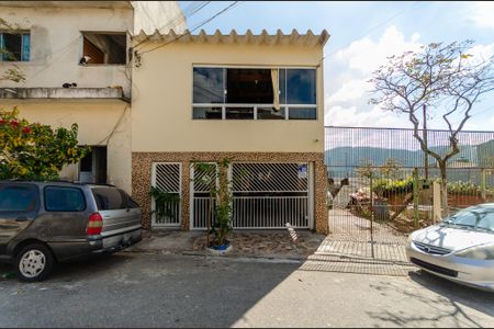 Casa para alugar com 80m², 2 quartos e sem vagaFachada