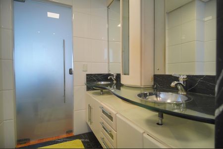 Apartamento para alugar com 340m², 3 quartos e 3 vagasBanheiro da Suíte