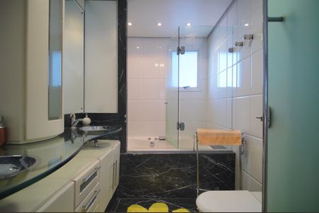 Apartamento para alugar com 340m², 3 quartos e 3 vagasBanheiro da Suíte