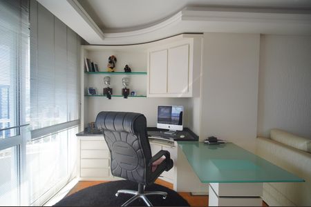 Apartamento para alugar com 340m², 3 quartos e 3 vagasEscritório