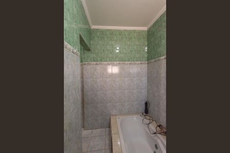 Casa à venda com 200m², 4 quartos e 2 vagas Casa à venda com 200m², 4 quartos e 2 vagasBanheiro