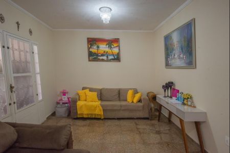 Casa à venda com 200m², 4 quartos e 2 vagas Casa à venda com 200m², 4 quartos e 2 vagasSala