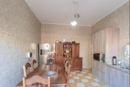 Casa à venda com 200m², 4 quartos e 2 vagas Casa à venda com 200m², 4 quartos e 2 vagasCozinha