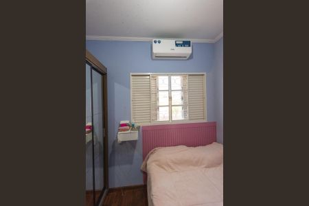 Casa à venda com 200m², 4 quartos e 2 vagas Casa à venda com 200m², 4 quartos e 2 vagasQuarto 2