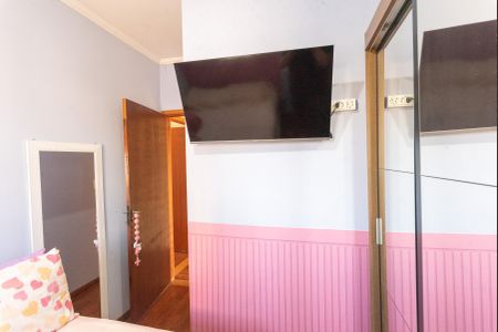 Casa à venda com 200m², 4 quartos e 2 vagas Casa à venda com 200m², 4 quartos e 2 vagasQuarto 2