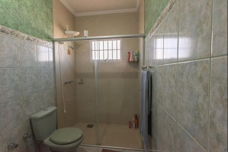 Casa à venda com 200m², 4 quartos e 2 vagas Casa à venda com 200m², 4 quartos e 2 vagasBanheiro