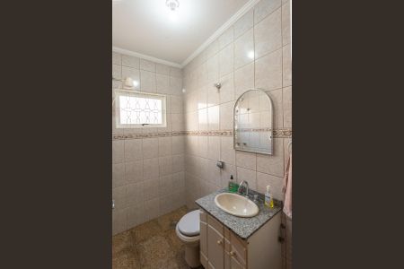 Casa à venda com 200m², 4 quartos e 2 vagas Casa à venda com 200m², 4 quartos e 2 vagasBanheiro 2