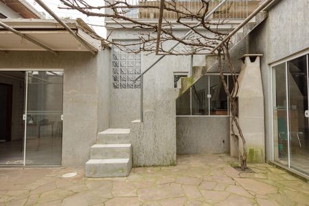 Casa à venda com 300m², 4 quartos e 2 vagaspátio
