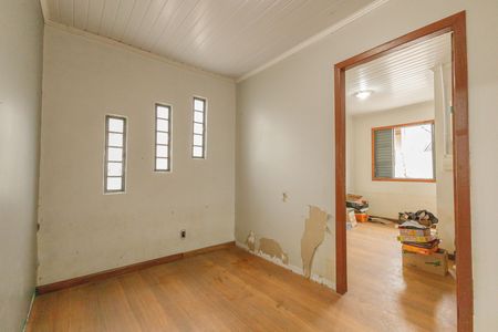 Casa à venda com 300m², 4 quartos e 2 vagasCorredor
