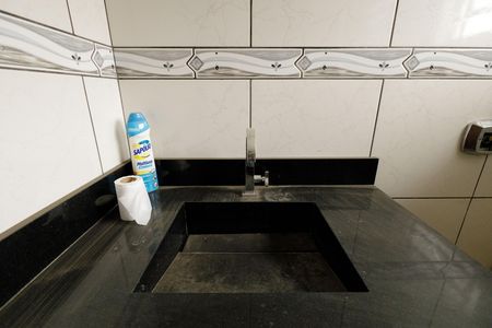 Casa à venda com 300m², 4 quartos e 2 vagasbanheiro 