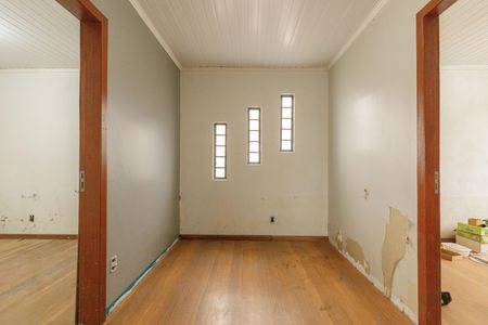 Casa à venda com 300m², 4 quartos e 2 vagasCorredor