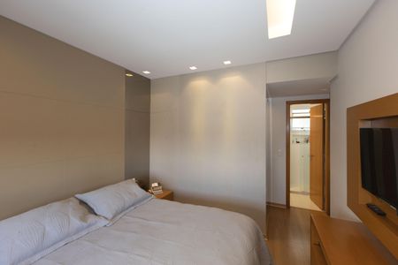 Apartamento à venda com 115m², 3 quartos e 2 vagas Apartamento à venda com 115m², 3 quartos e 2 vagasSuíte