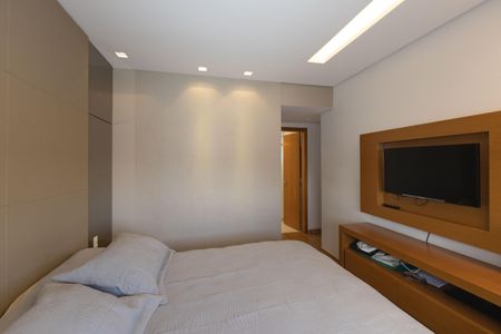 Apartamento à venda com 115m², 3 quartos e 2 vagas Apartamento à venda com 115m², 3 quartos e 2 vagasSuíte