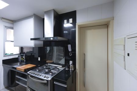 Apartamento à venda com 115m², 3 quartos e 2 vagas Apartamento à venda com 115m², 3 quartos e 2 vagasCozinha