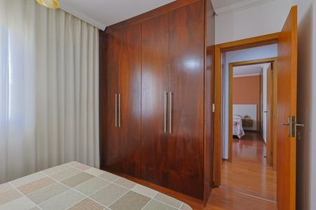 Apartamento à venda com 124m², 3 quartos e 2 vagasQuarto 2