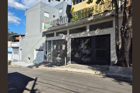 Casa para alugar com 320m², 5 quartos e 4 vagasFachada