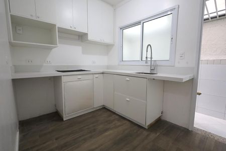 Casa à venda com 123m², 3 quartos e 3 vagas Casa à venda com 123m², 3 quartos e 3 vagasCozinha