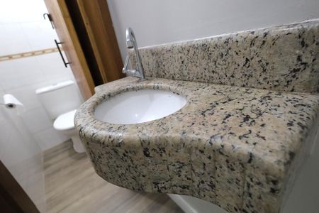 Casa à venda com 123m², 3 quartos e 3 vagas Casa à venda com 123m², 3 quartos e 3 vagasBanheiro 1