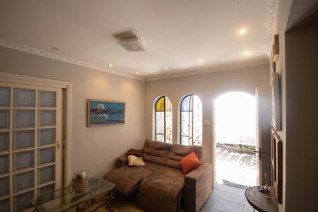 Casa para alugar com 230m², 4 quartos e 2 vagas Casa para alugar com 230m², 4 quartos e 2 vagasSala 2