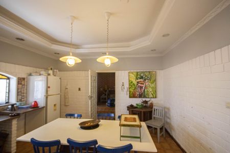 Casa para alugar com 230m², 4 quartos e 2 vagas Casa para alugar com 230m², 4 quartos e 2 vagasCozinha