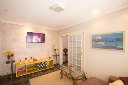 Casa para alugar com 230m², 4 quartos e 2 vagas Casa para alugar com 230m², 4 quartos e 2 vagasSala 2