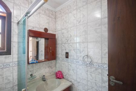 Casa para alugar com 230m², 4 quartos e 2 vagas Casa para alugar com 230m², 4 quartos e 2 vagasBanheiro da Suíte 1