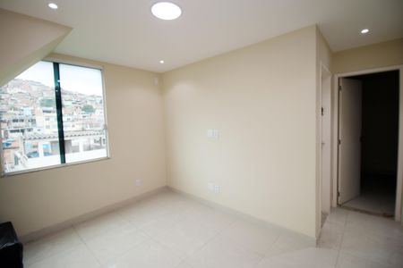 Sala de apartamento à venda com 3 quartos, 96m² em Olaria, Rio de Janeiro