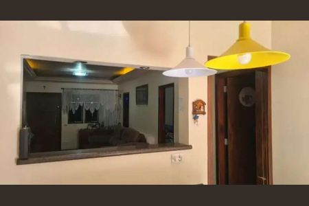 Casa à venda com 220m², 3 quartos e 3 vagas