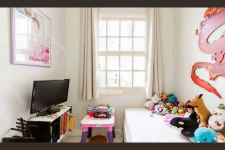 Casa à venda com 240m², 3 quartos e 2 vagasQuarto