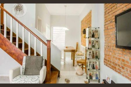 Casa à venda com 240m², 3 quartos e 2 vagasSala