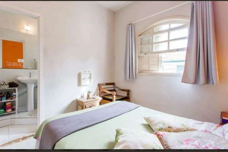 Casa à venda com 240m², 3 quartos e 2 vagasQuarto