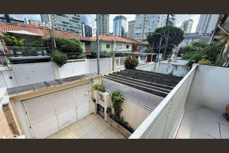 Casa à venda com 220m², 3 quartos e 1 vagaQuintal