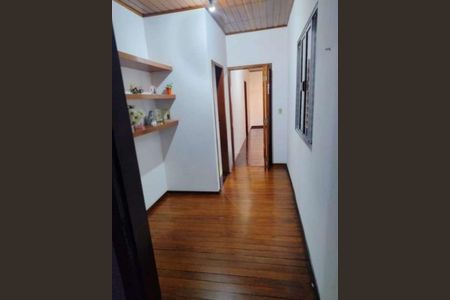 Casa à venda com 270m², 3 quartos e 1 vagaQuarto