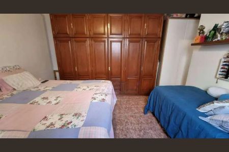 Casa à venda com 240m², 3 quartos e 2 vagasQuarto