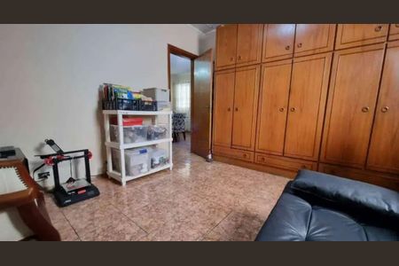 Casa à venda com 240m², 3 quartos e 2 vagasQuarto