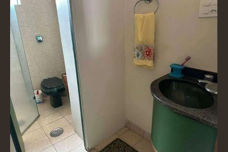 Casa à venda com 300m², 3 quartos e 2 vagas Casa à venda com 300m², 3 quartos e 2 vagasBanheiro