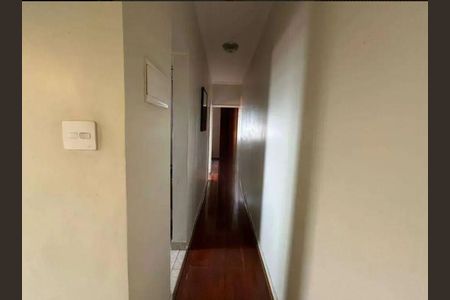 Casa à venda com 300m², 3 quartos e 2 vagas Casa à venda com 300m², 3 quartos e 2 vagasCorredor