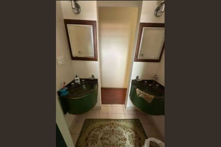 Banheiro de casa à venda com 3 quartos, 300m² em Vila Romana, São Paulo