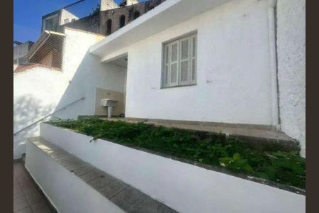 Casa à venda com 240m², 3 quartos e 2 vagas