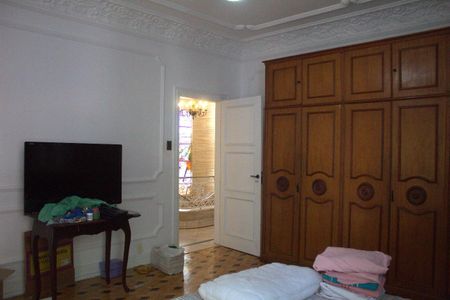 Casa à venda com 480m², 6 quartos e 5 vagas Casa à venda com 480m², 6 quartos e 5 vagasQuarto 4