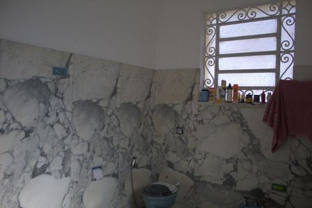 Casa à venda com 480m², 6 quartos e 5 vagas Casa à venda com 480m², 6 quartos e 5 vagasBanheiro Social 2