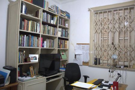 Casa à venda com 480m², 6 quartos e 5 vagas Casa à venda com 480m², 6 quartos e 5 vagasQuarto 1