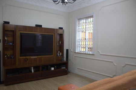 Casa à venda com 480m², 6 quartos e 5 vagas Casa à venda com 480m², 6 quartos e 5 vagasSala