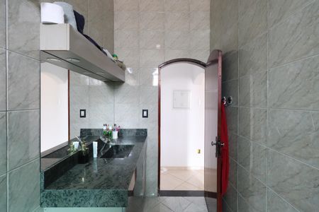 Casa à venda com 450m², 4 quartos e 6 vagasBanheiro Social