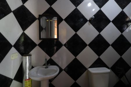 Casa à venda com 450m², 4 quartos e 6 vagasBanheiro de Serviço