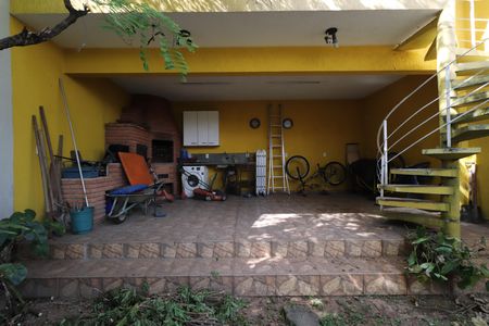 Casa à venda com 450m², 4 quartos e 6 vagasQuintal