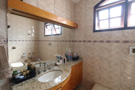 Casa à venda com 450m², 4 quartos e 6 vagasBanheiro da Suíte